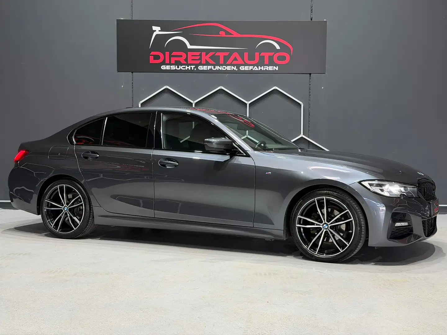 BMW 320 320 d xDrive M Sport Grau - 1