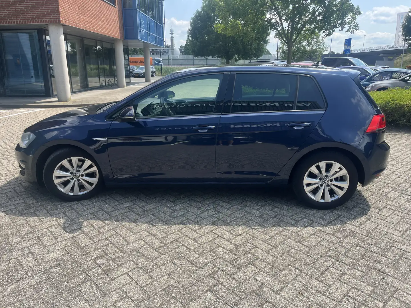 Volkswagen Golf 1.6 TDI Highl. BlM. Blauw - 2