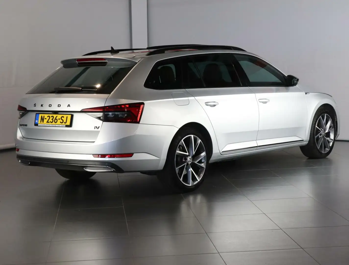 Skoda Superb Combi 1.4 TSI iV Sportline Business Grigio - 2