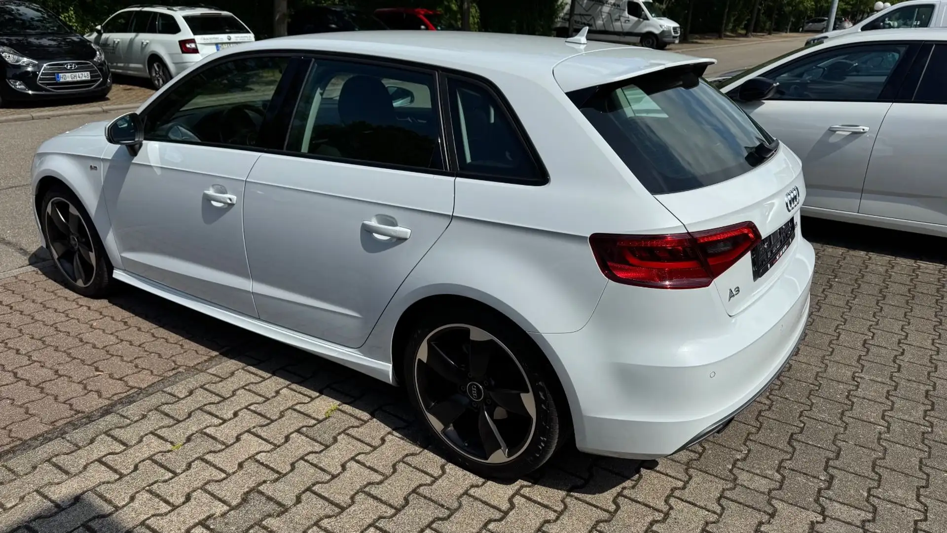 Audi A3 1.2 TFSI S tronic S LINE /Hand/NR 22 Weiß - 2