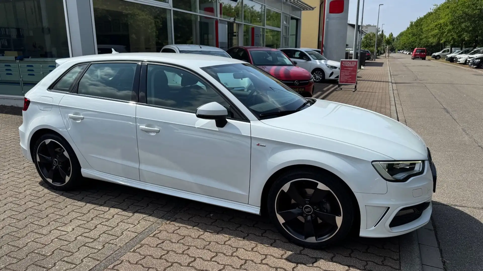 Audi A3 1.2 TFSI S tronic S LINE /Hand/NR 22 Weiß - 1