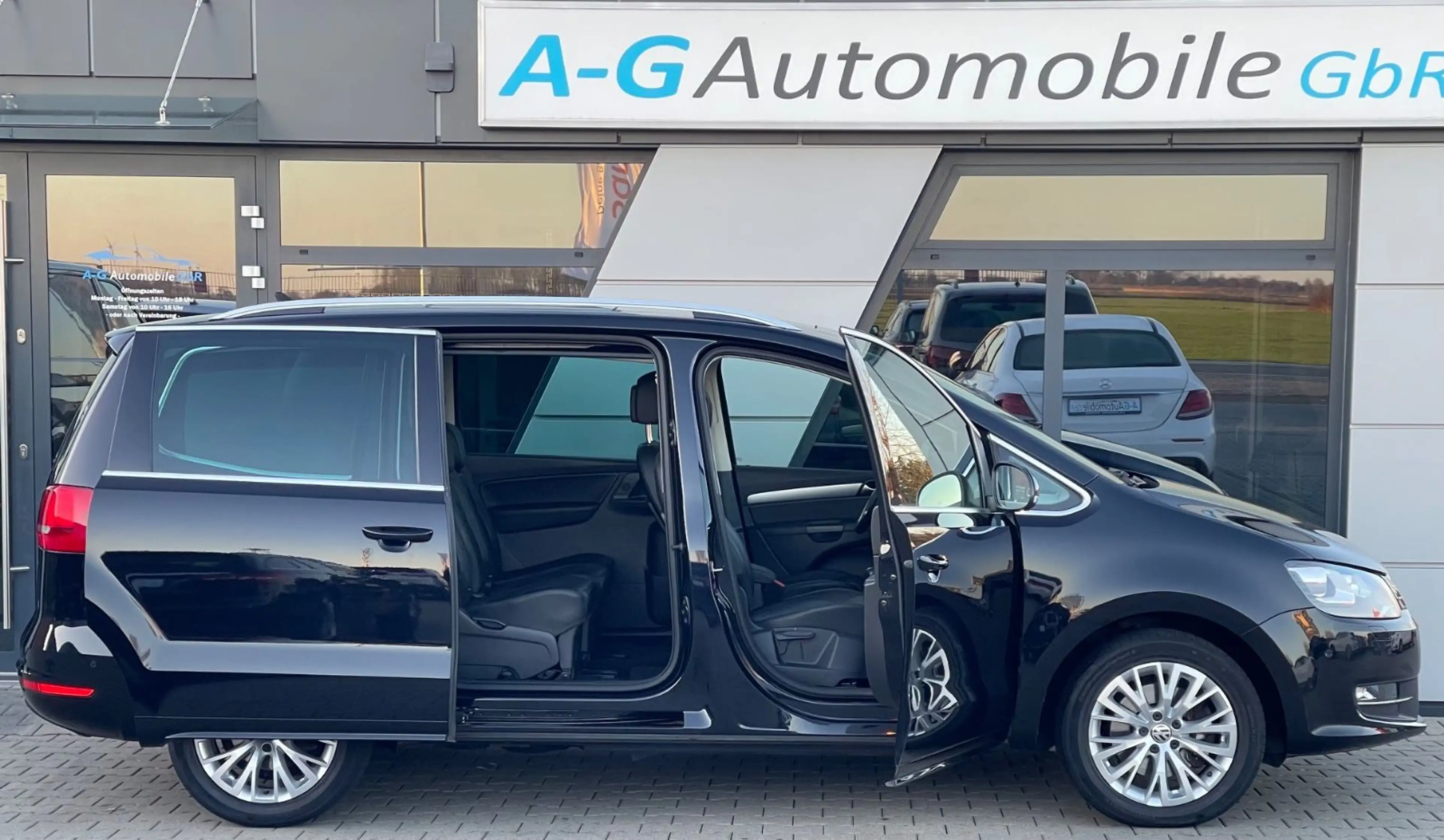 Volkswagen Sharan 2.0 TDI DSG Highline Panorama Dynaudio — photo 5