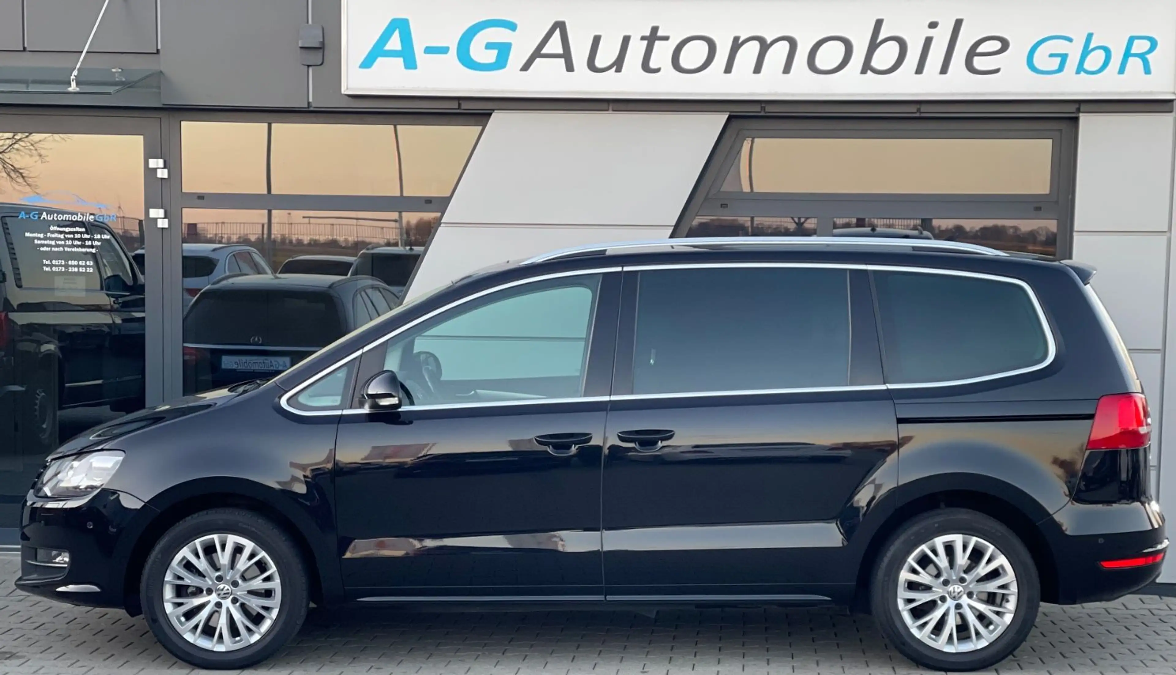 Volkswagen Sharan 2.0 TDI DSG Highline Panorama Dynaudio — photo 10