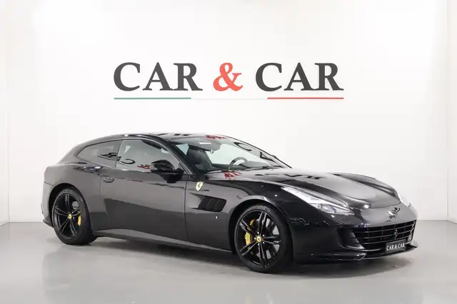 Ferrari GTC4 Lusso 6.3 V12 DCT