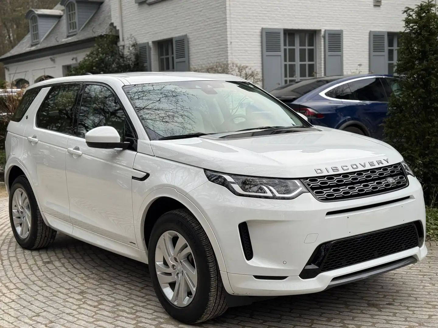 Land Rover Discovery Sport P300e R-Dynamic S PHEV Weiß - 2