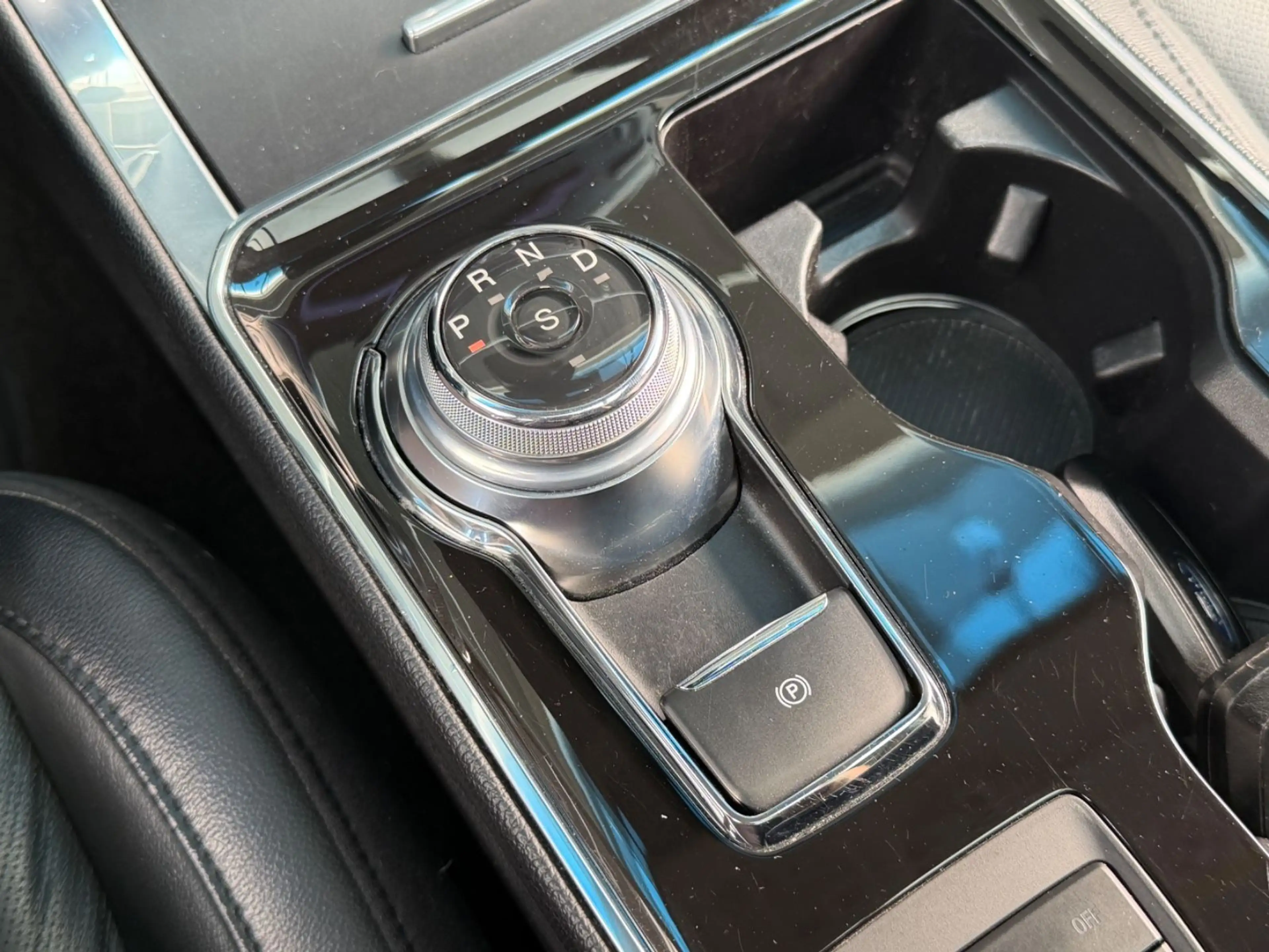 Ford Edge Titanium 4x4*LED*Navi*Klima*ACC*Sitzh.* — photo 10