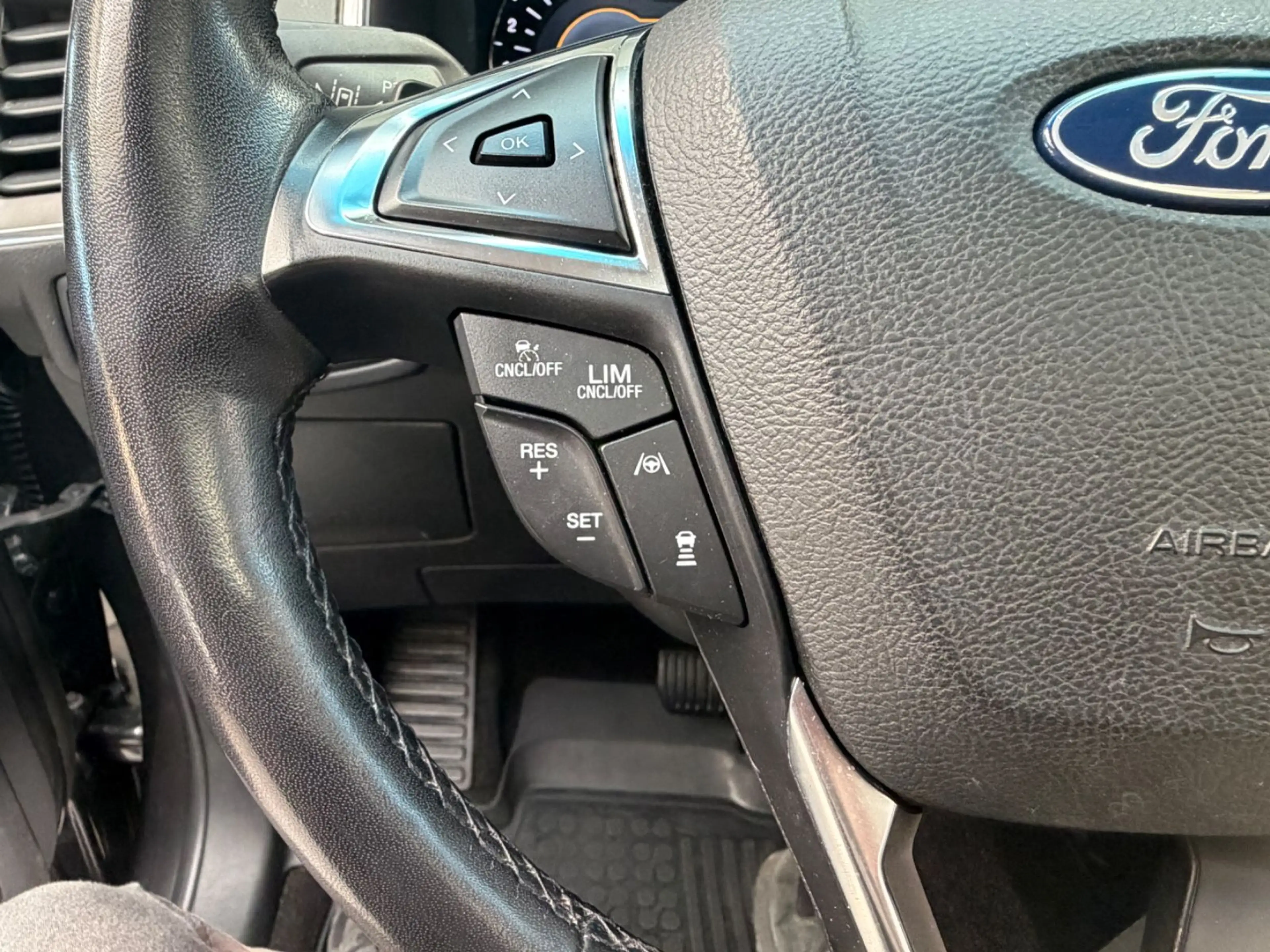 Ford Edge Titanium 4x4*LED*Navi*Klima*ACC*Sitzh.* — photo 13