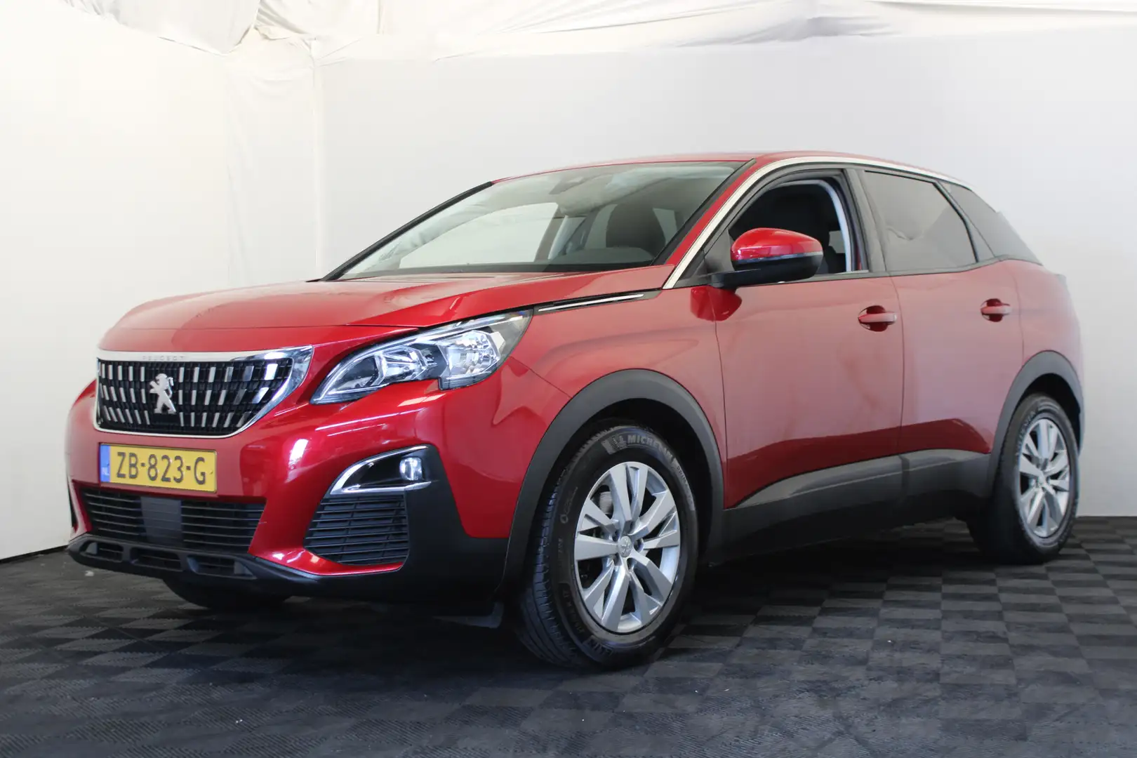 Peugeot 3008 1.2 PureTech Active |Navi|Carplay|Db riem v.v.| Rood - 1