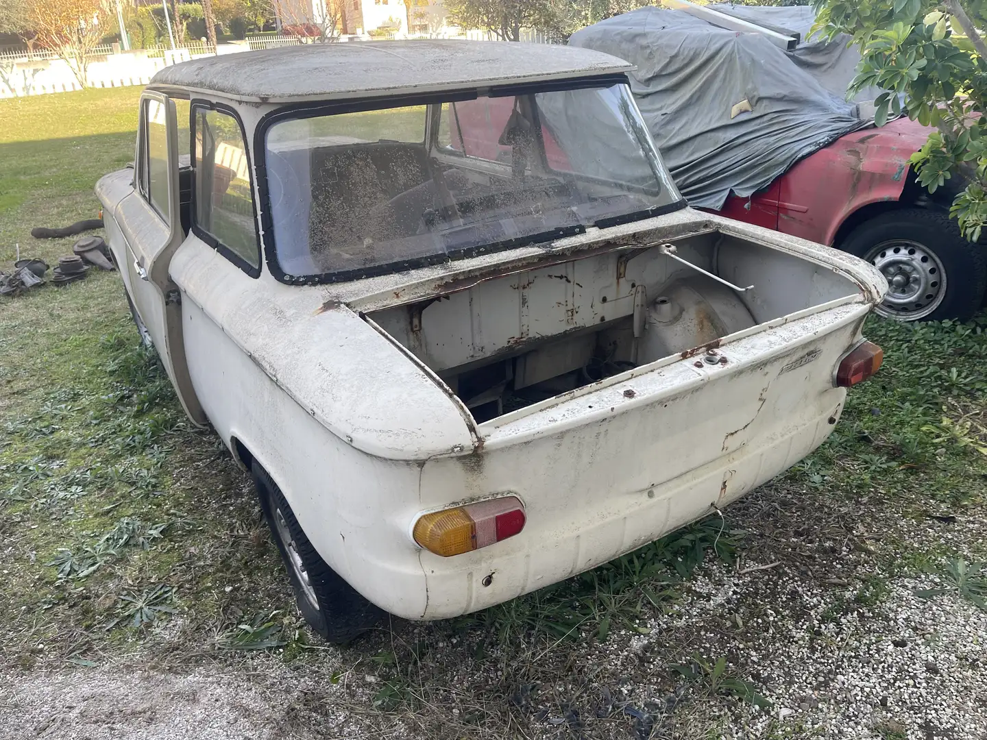 NSU Prinz 4L da restauro o per pezzi di ricambio Weiß - 2