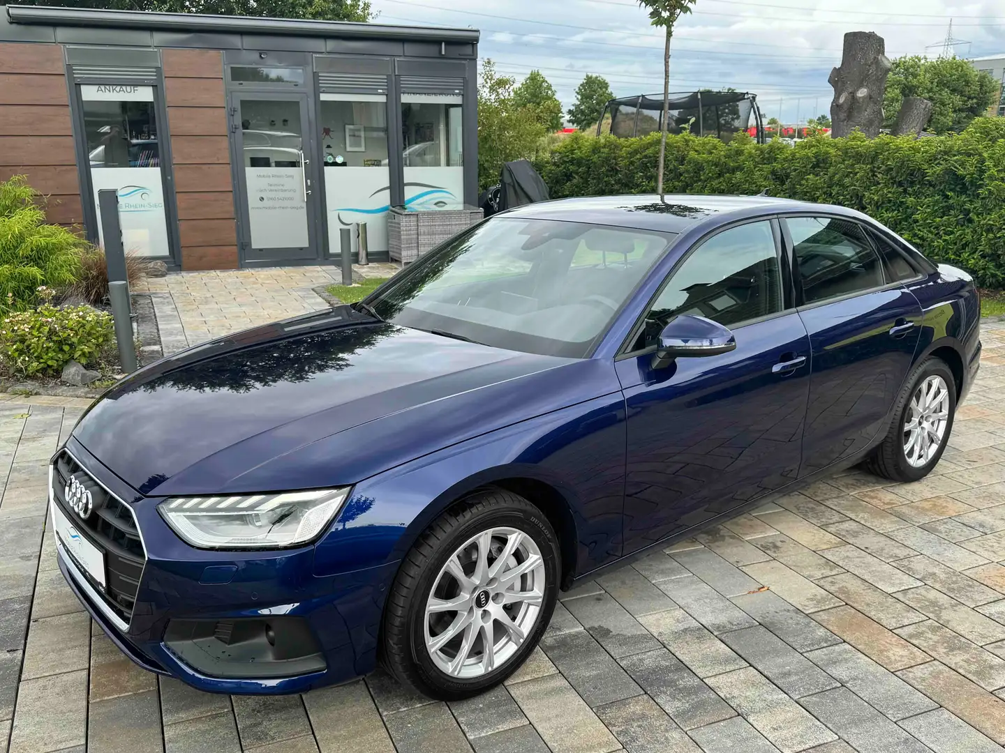 Audi A4 40 TDI quattro *Matrix*AHK*Navi*Cam* Blauw - 1