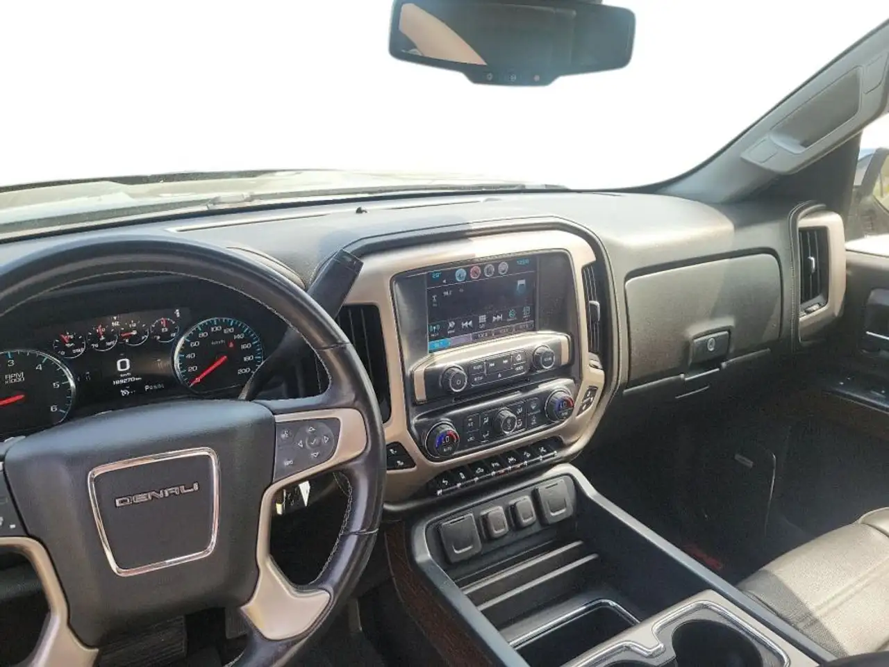 GMC Sierra 1500 снимка GMC Sierra 1500