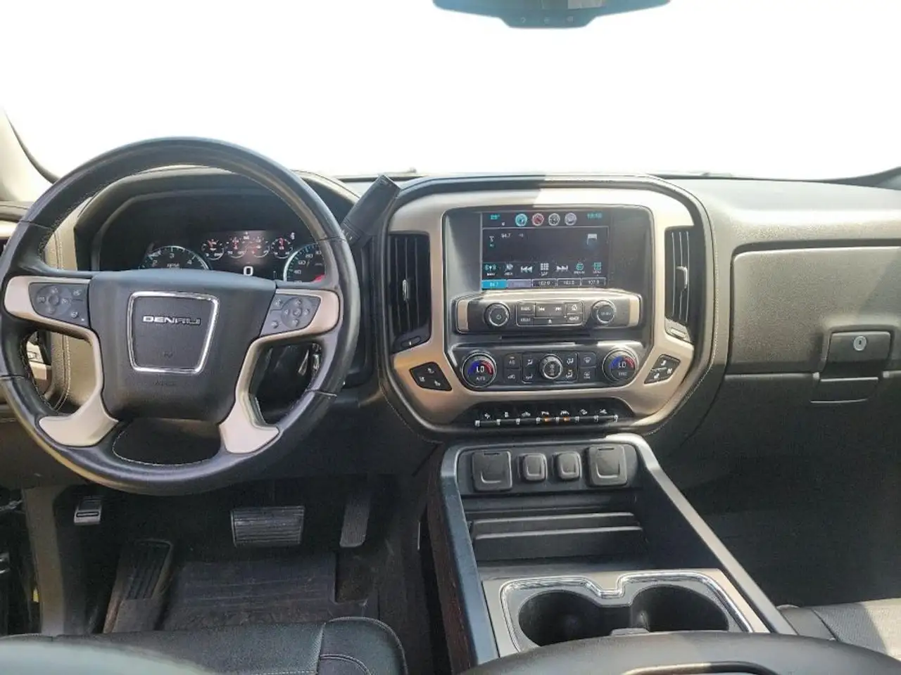 GMC Sierra 1500 снимка GMC Sierra 1500