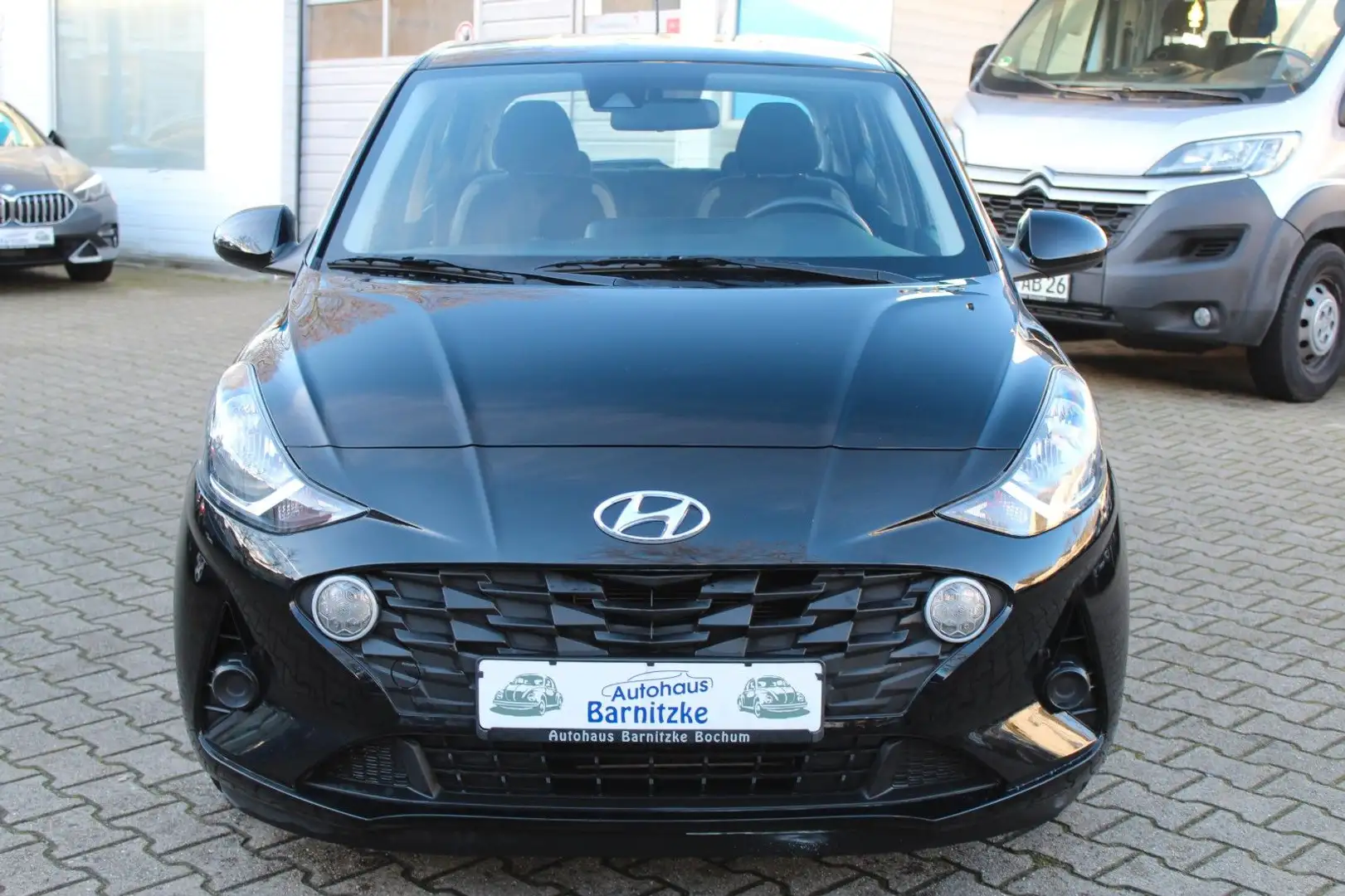 Hyundai i10 Select * PDC * Klima * DAB * Tempomat * Schwarz - 2