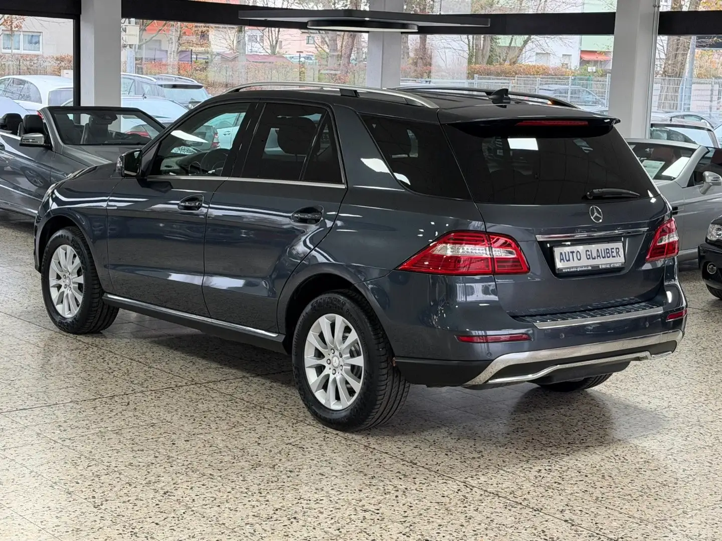 Mercedes-Benz ML 350 CDI BlueTec/Navigation/Teilleder/1.Hand Grau - 2