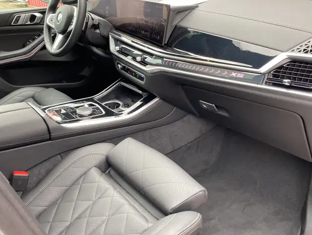BMW X5 view 6