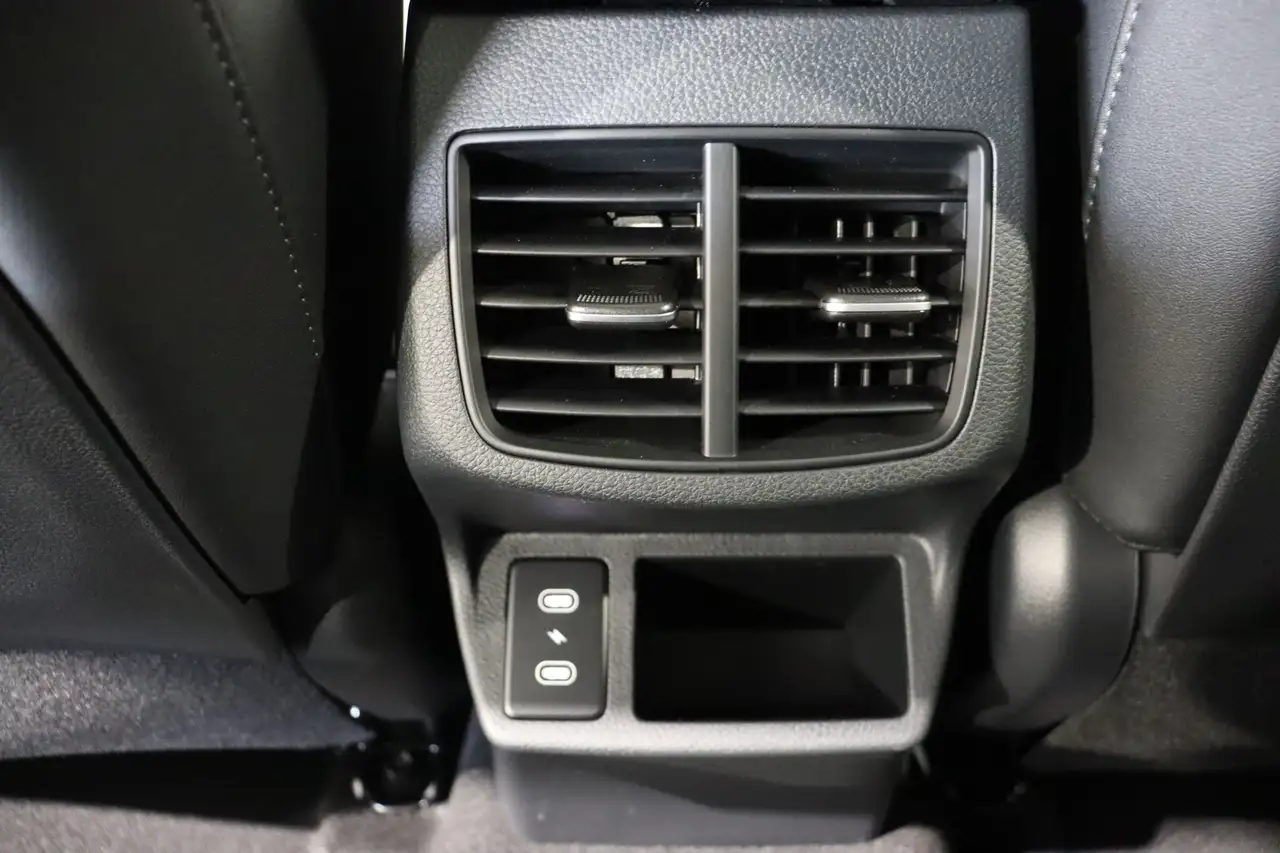 Kia Seltos снимка Kia Seltos