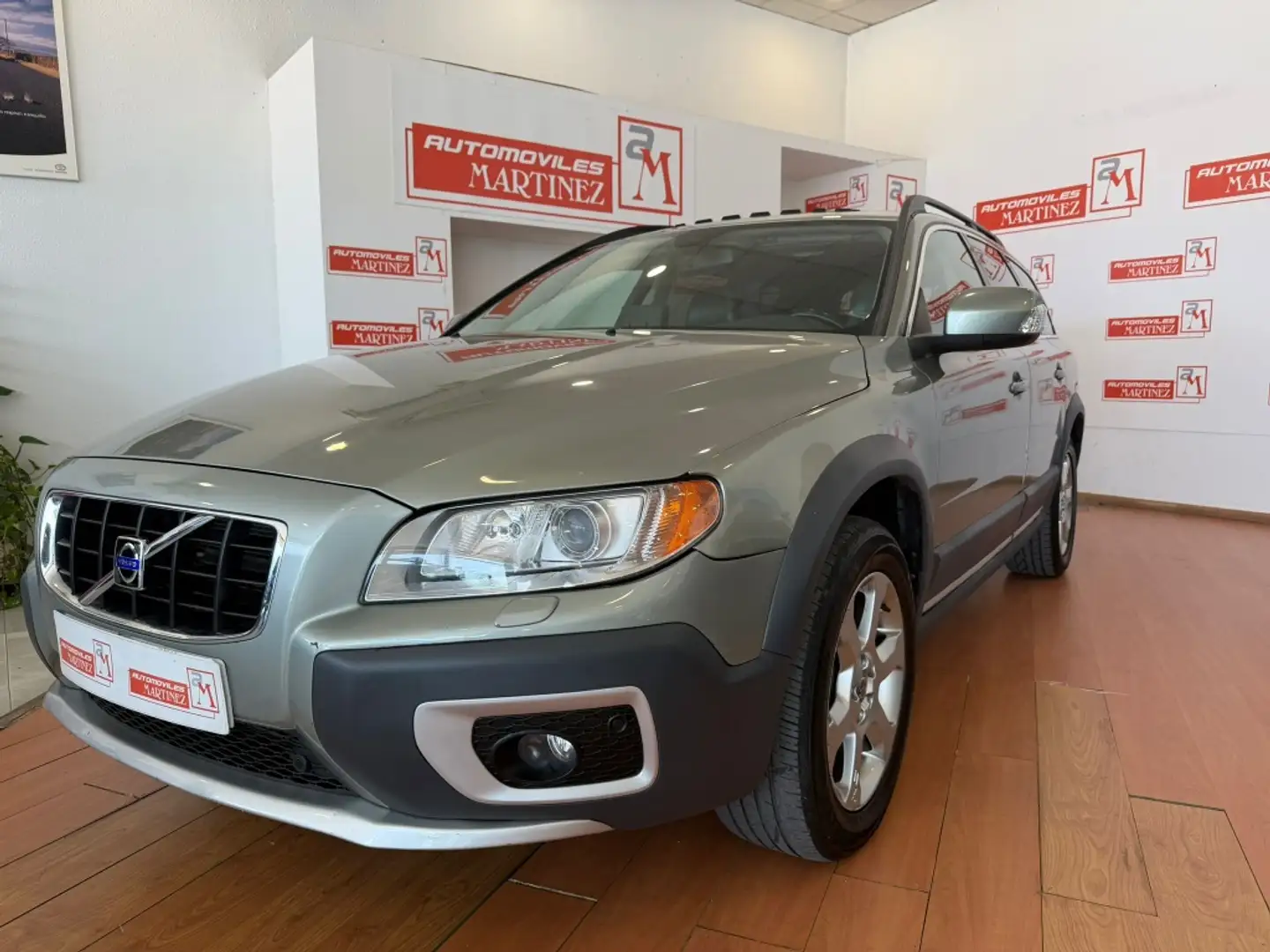 Volvo XC70 D5 Summum Geartronic - 1