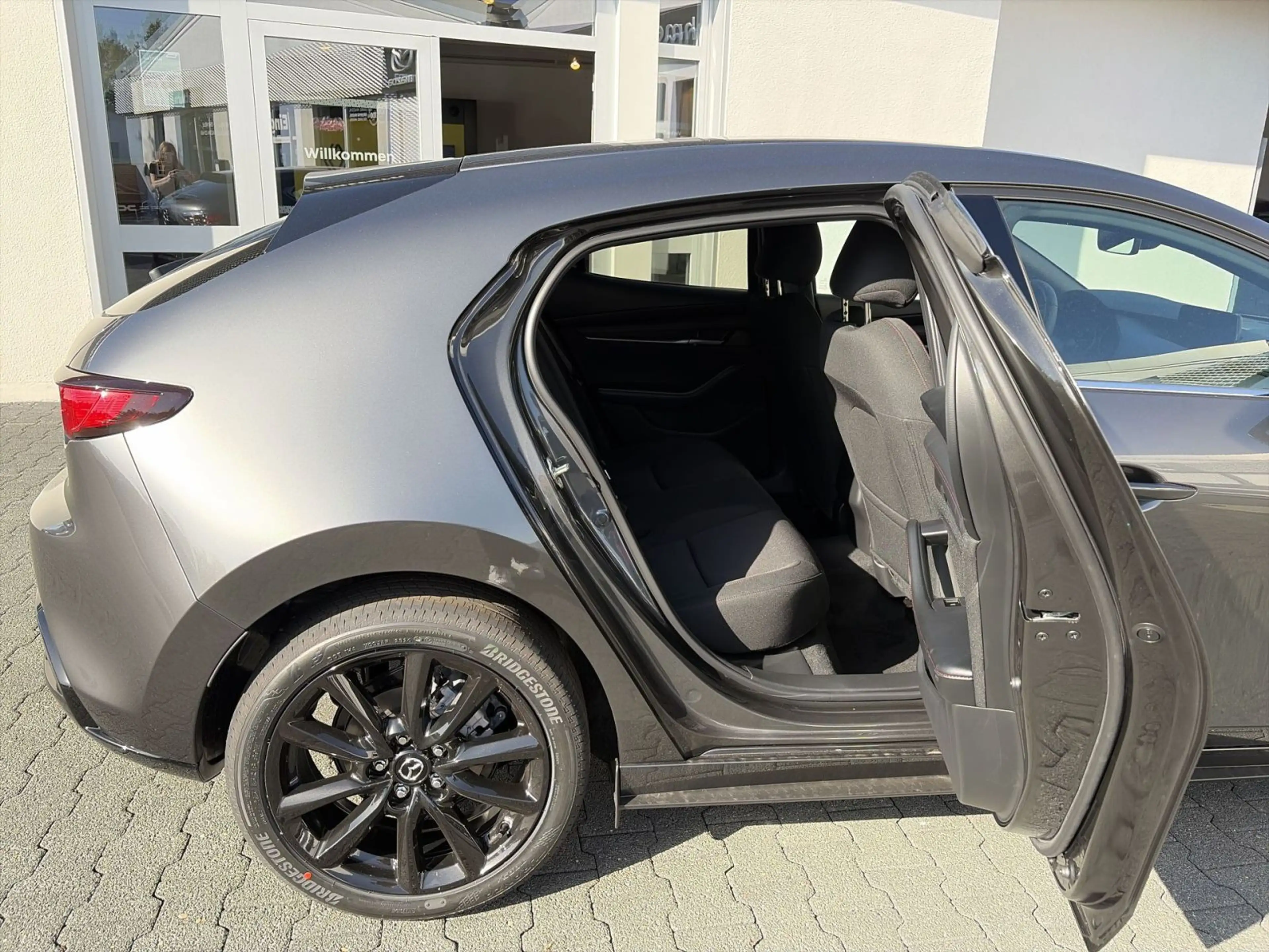 Mazda 3 SKYACTIV-G M-Hybrid — photo 12