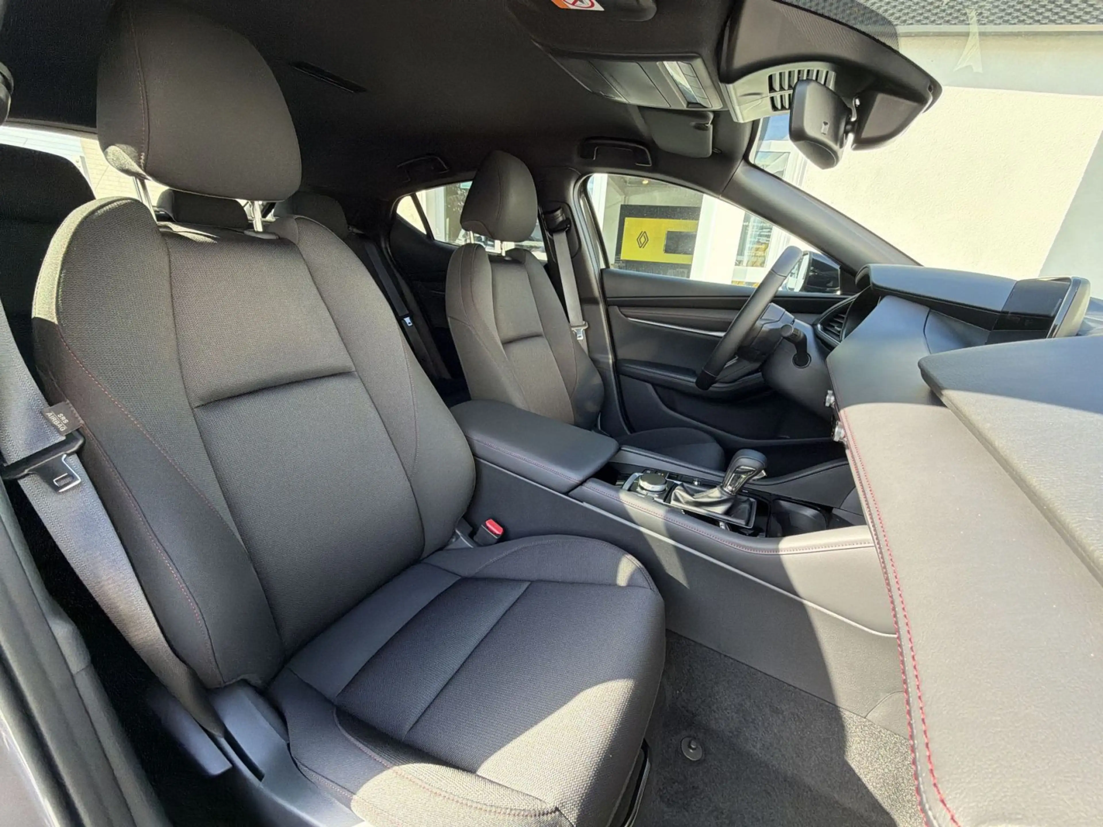 Mazda 3 SKYACTIV-G M-Hybrid — photo 11