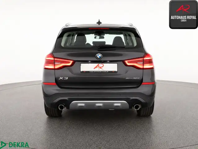 BMW X3 view 4
