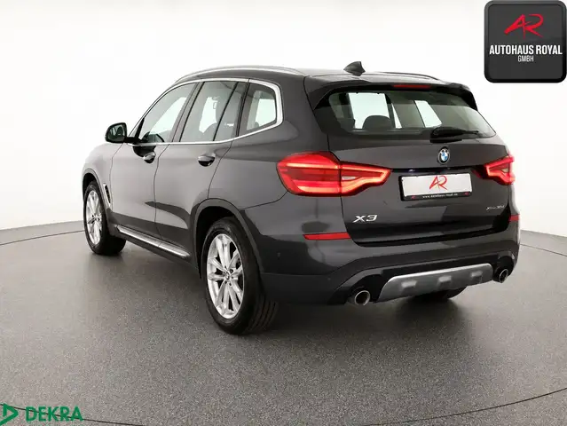 BMW X3 view 3