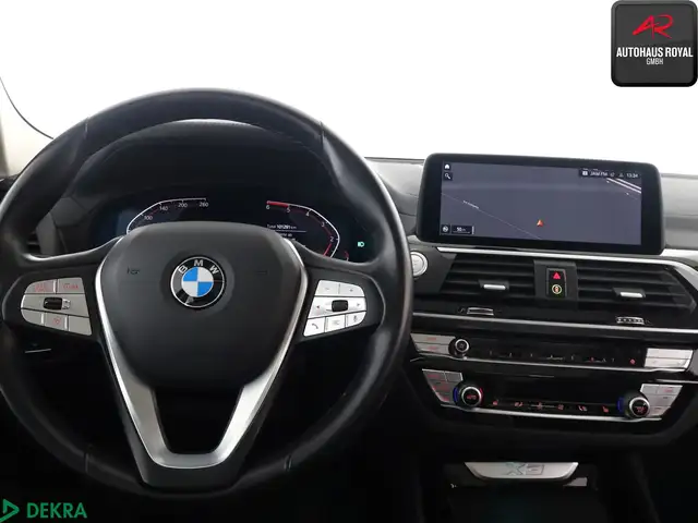 BMW X3 view 10
