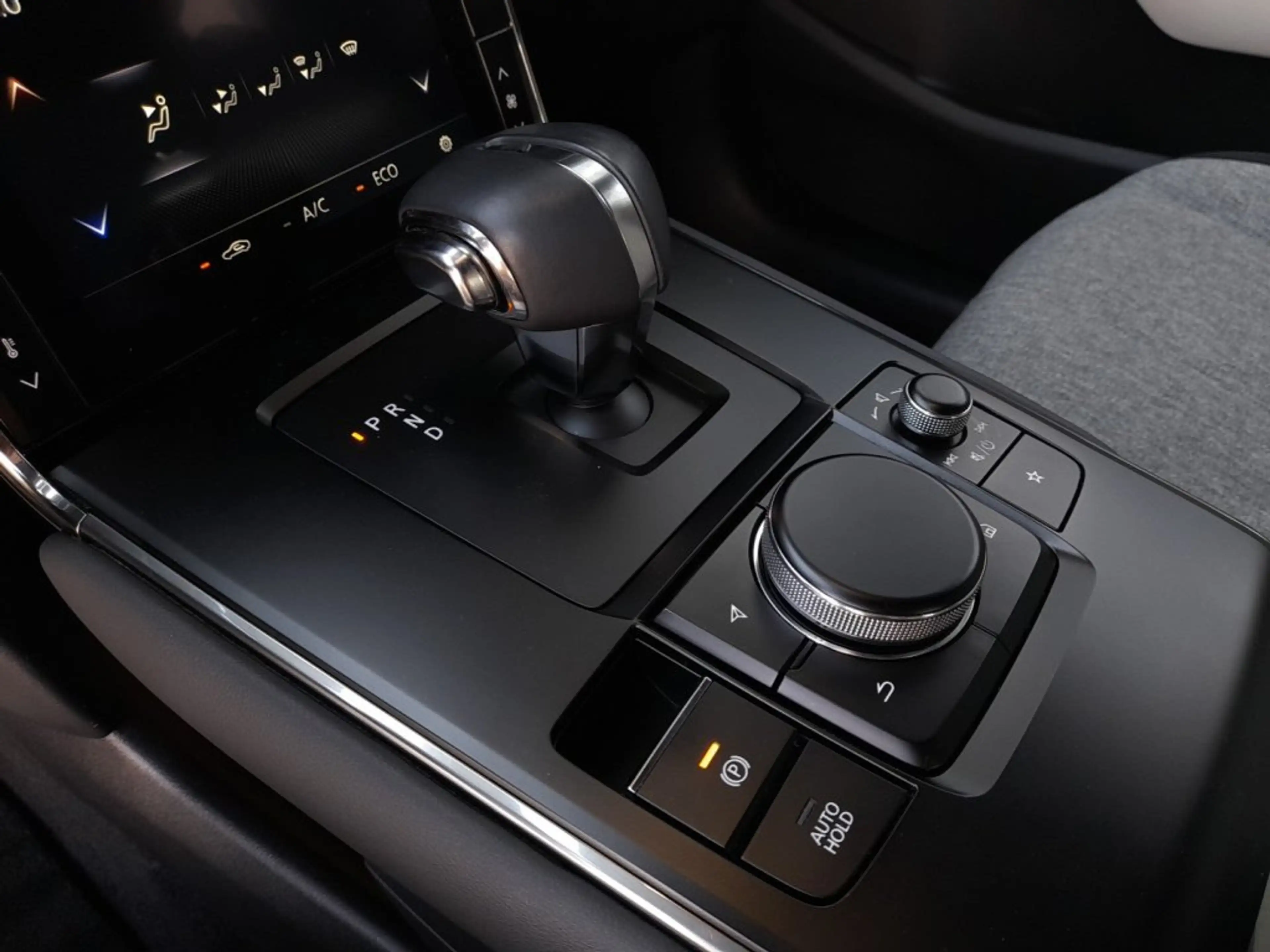 Mazda MX-30 e-SKYACTIV Aut. *VOLL LED / NAVI / 18 ZOLL / PDC v&h / KLIMAAUT.* — photo 10