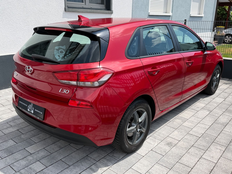Hyundai i30 Select /KAMERA/NAVI/SHZ/KLIMA/CARPLAY — photo 4