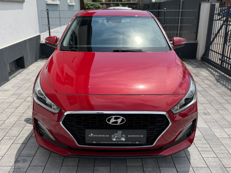 Hyundai i30 Select /KAMERA/NAVI/SHZ/KLIMA/CARPLAY — photo 2