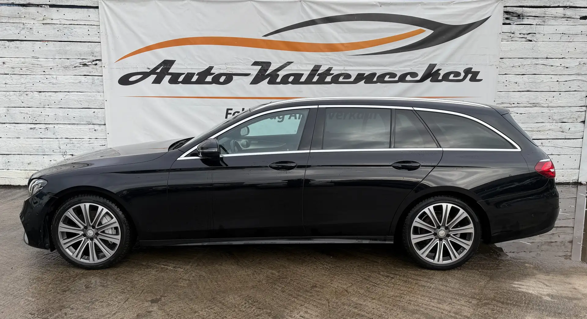 Mercedes-Benz E 220 E 220 d*AMG-Line*Burmester*CAM*9G*Pano*LED Schwarz - 1