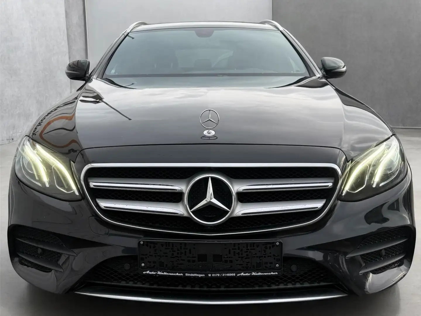 Mercedes-Benz E 220 E 220 d*AMG-Line*Burmester*CAM*9G*Pano*LED Schwarz - 2