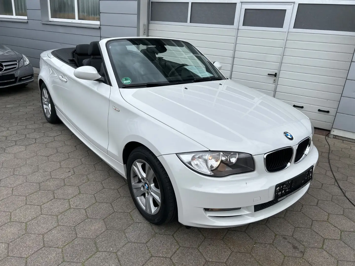 BMW 118 Baureihe 1 Cabrio 118i, Leder, Windschott Beyaz - 2