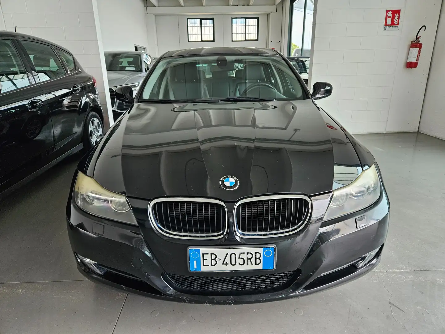 BMW 320 Touring xdrive Nero - 2