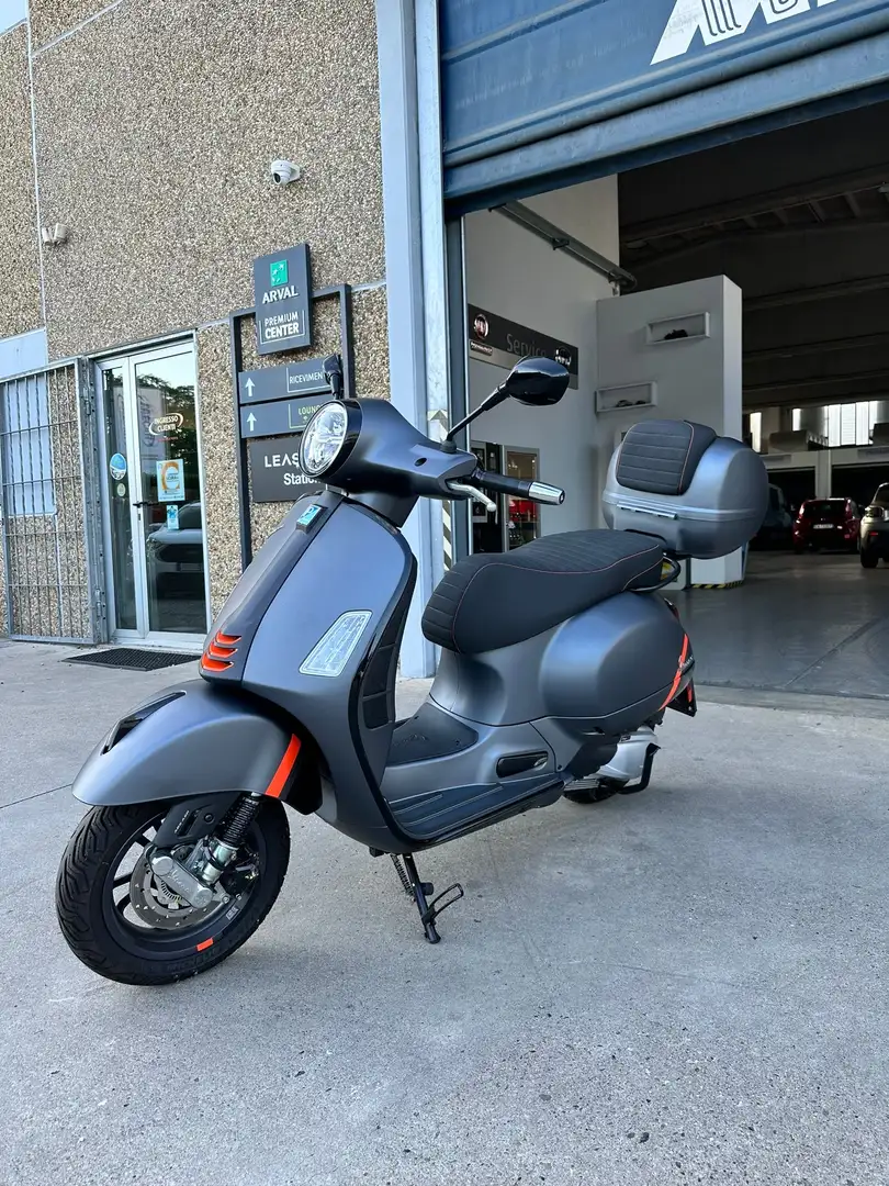 Vespa GTS Super Sport 300 - 2