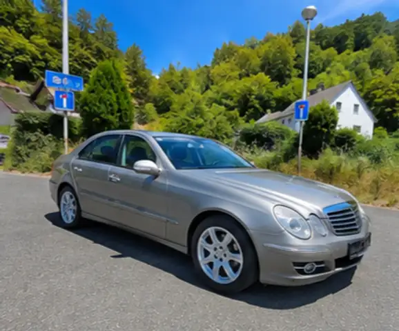 Mercedes-Benz E 230 E 230 (211.052)