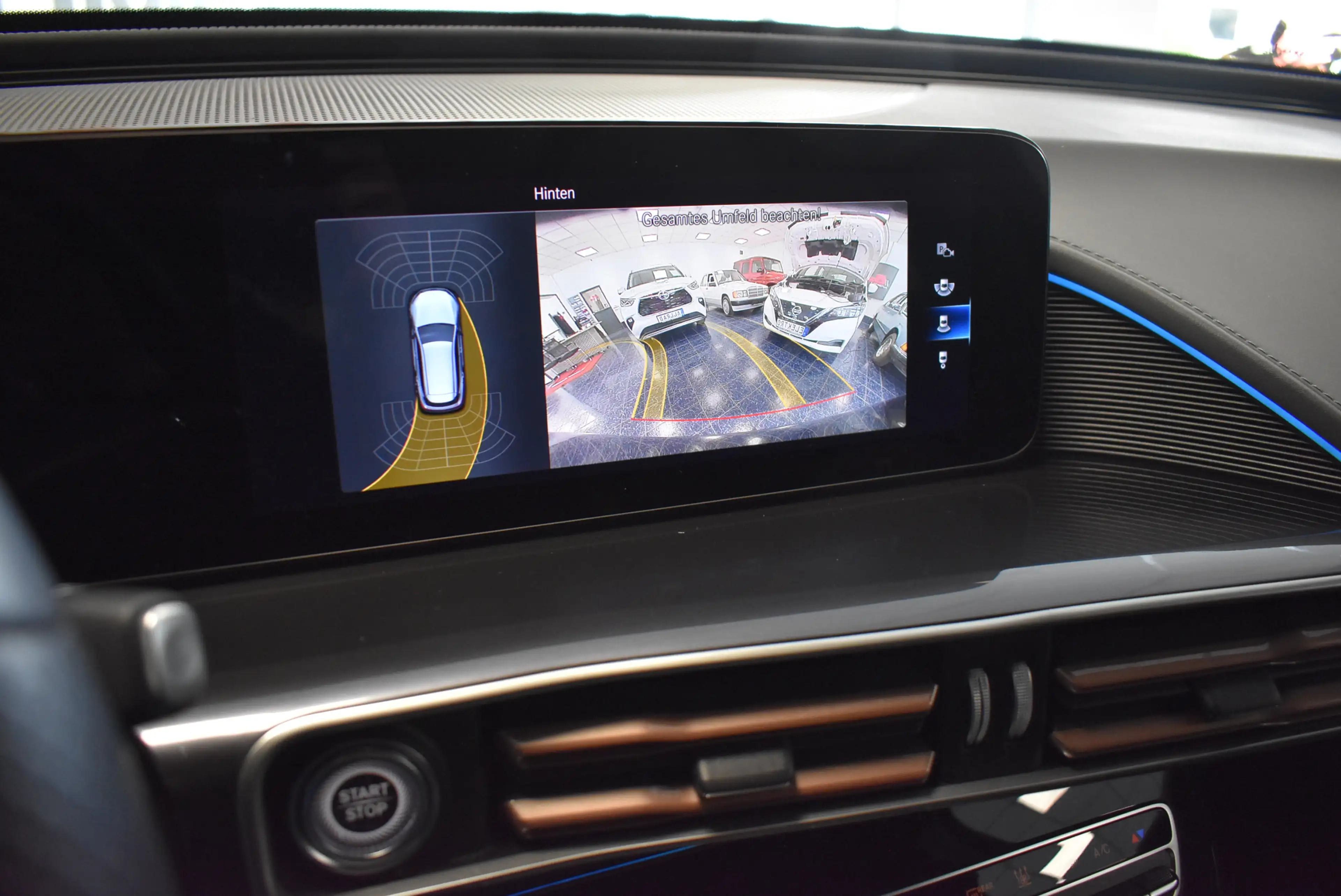 Mercedes-Benz EQC 400 — photo 10