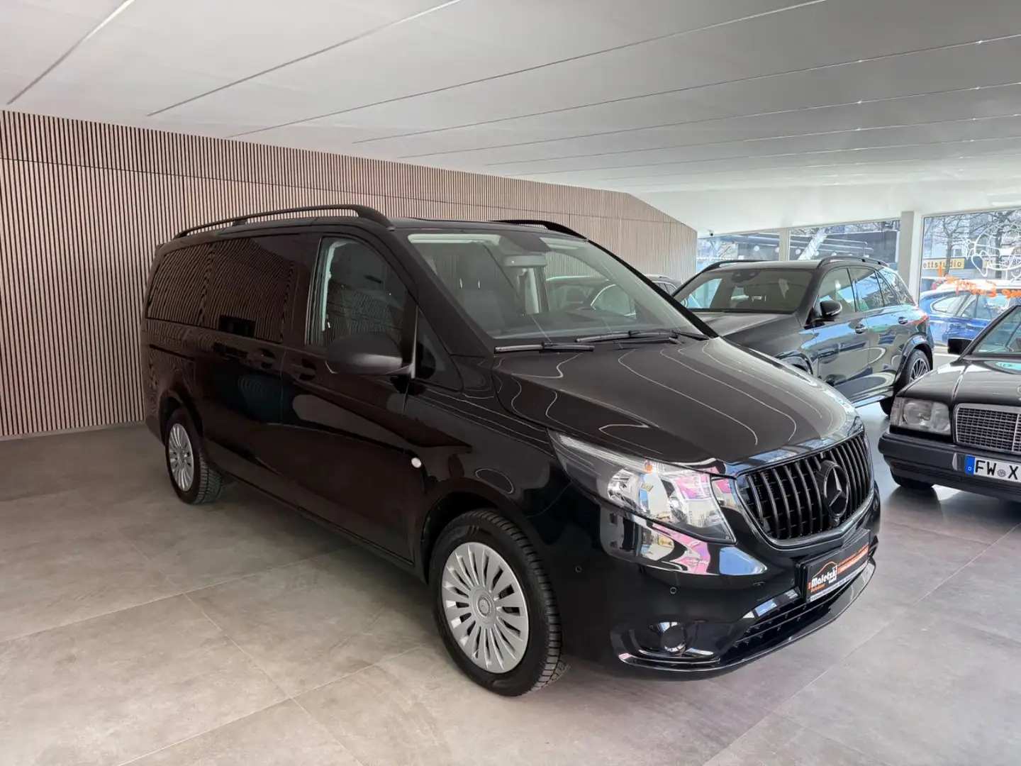 Mercedes-Benz Vito 116 CDI 4Matic Tourer Edition*8.Sitze*StHz* Noir - 1