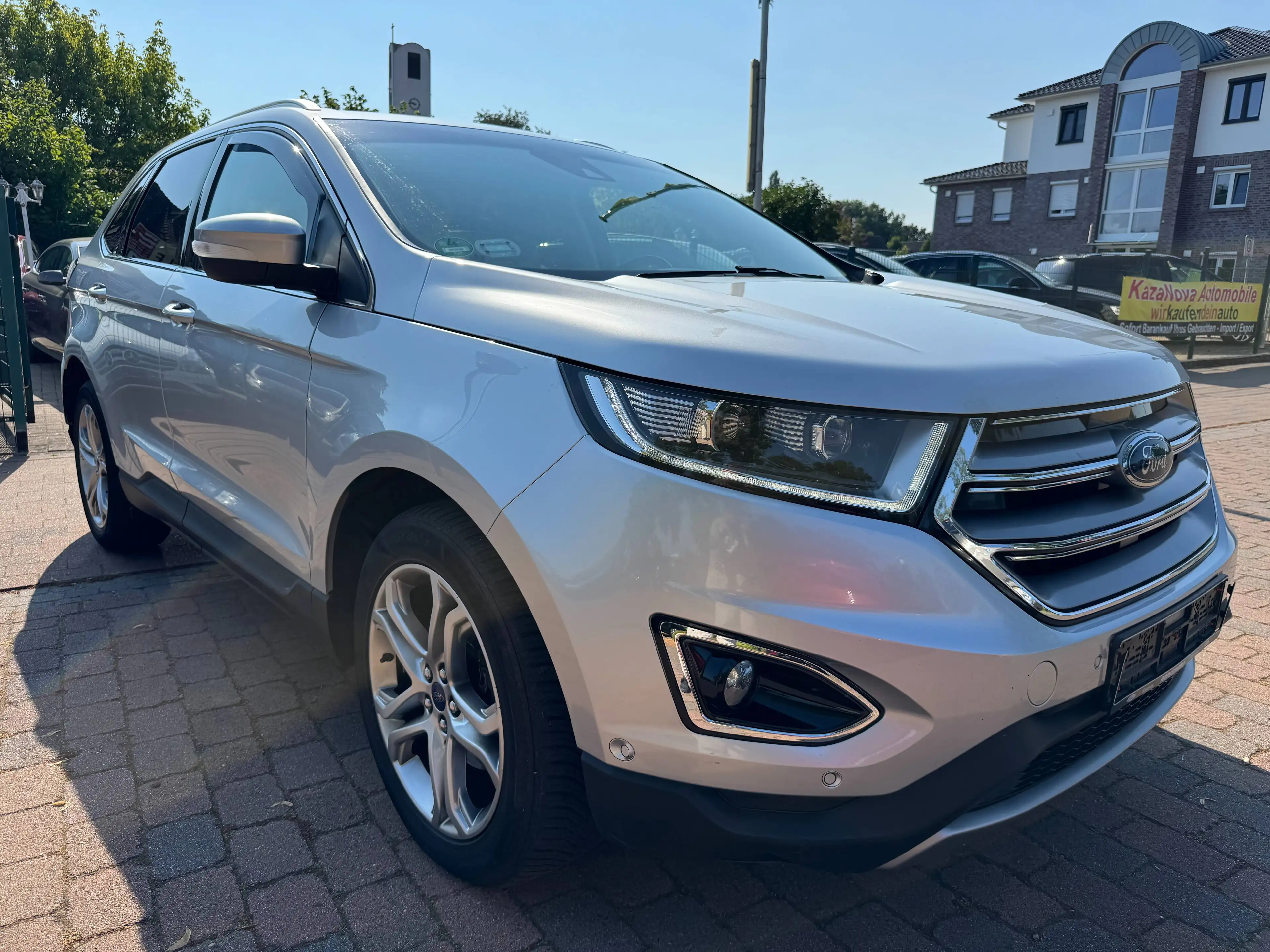 Ford Edge Titanium 4x4-Automatik-Leder AHK-NAV ACC-SHZ-LED — photo 2