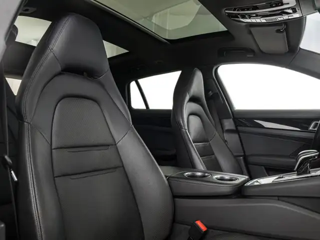 Porsche Panamera view 14