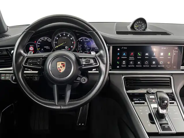 Porsche Panamera view 13