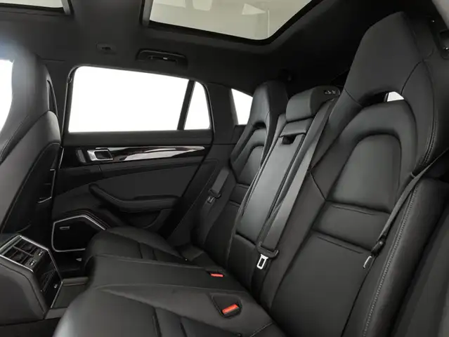 Porsche Panamera view 15