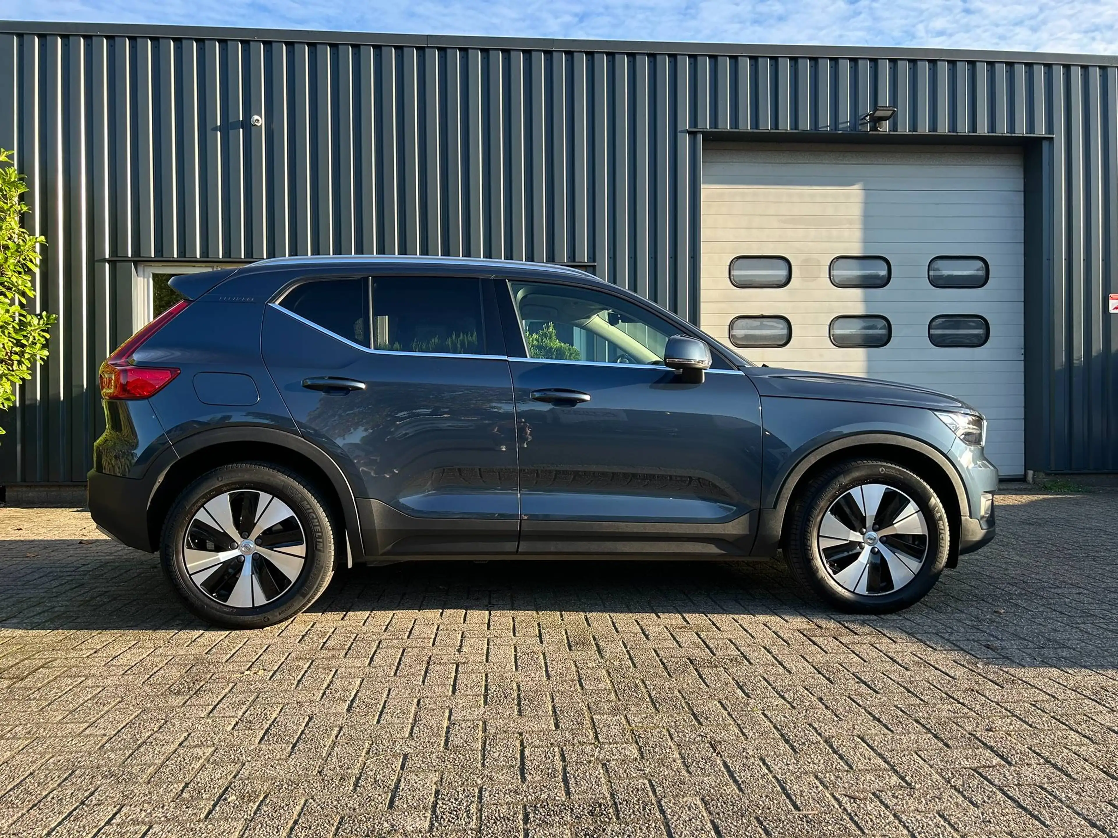 Volvo XC40 1.5 T4 Inscription Plug-in Hybrid Keyless Winterpakket Leder H&K — photo 3