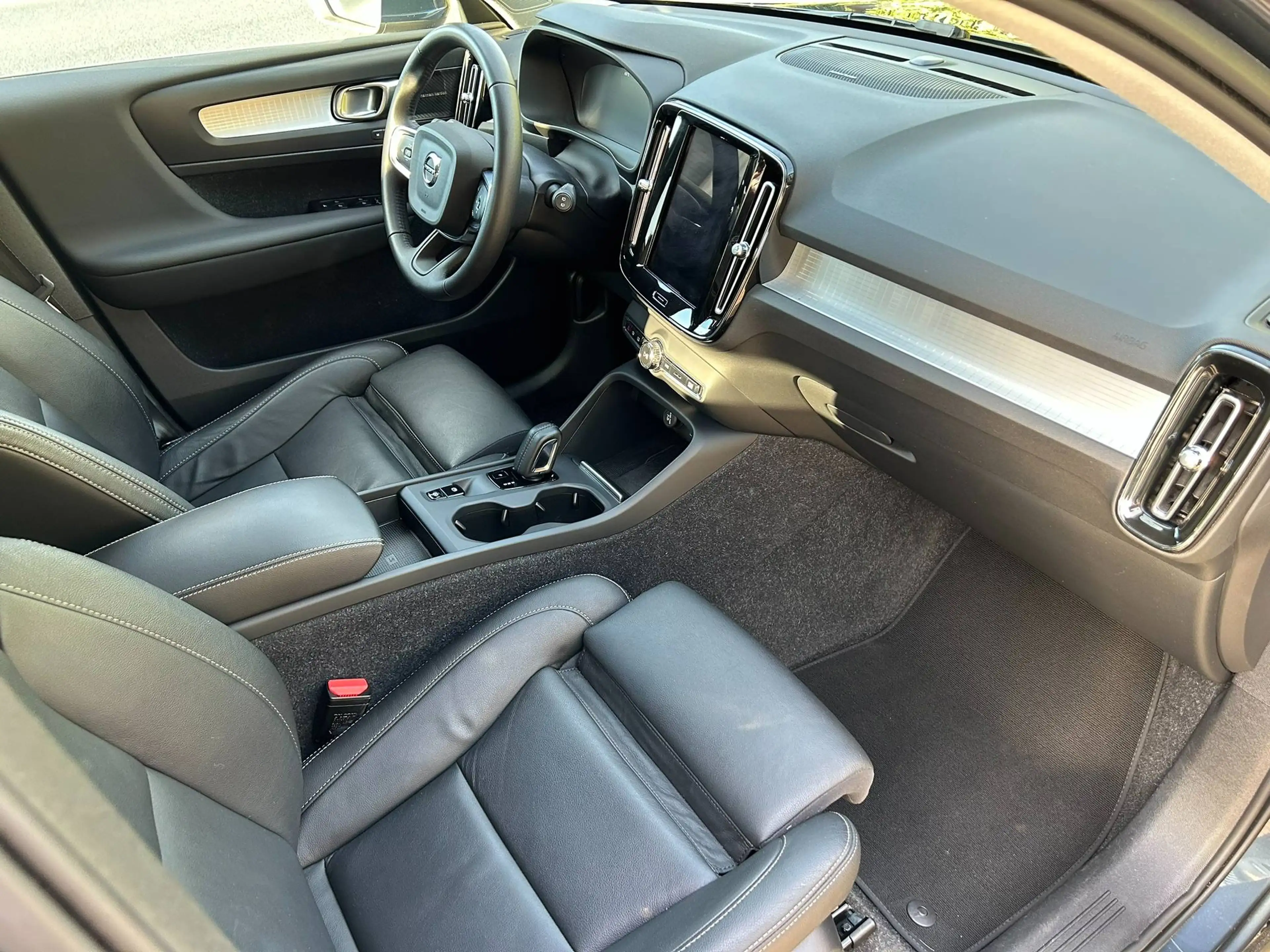 Volvo XC40 1.5 T4 Inscription Plug-in Hybrid Keyless Winterpakket Leder H&K — photo 11