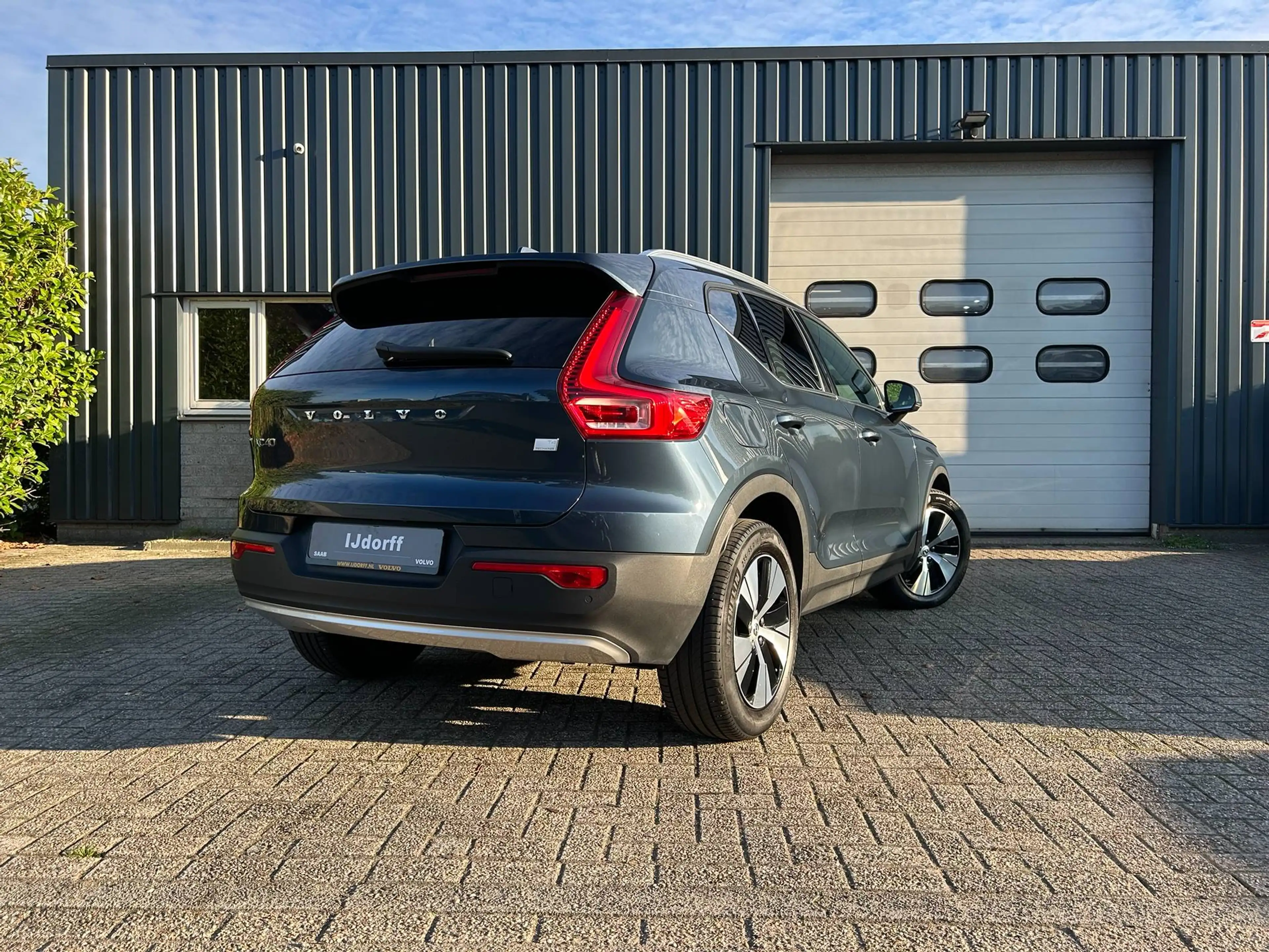 Volvo XC40 1.5 T4 Inscription Plug-in Hybrid Keyless Winterpakket Leder H&K — photo 4