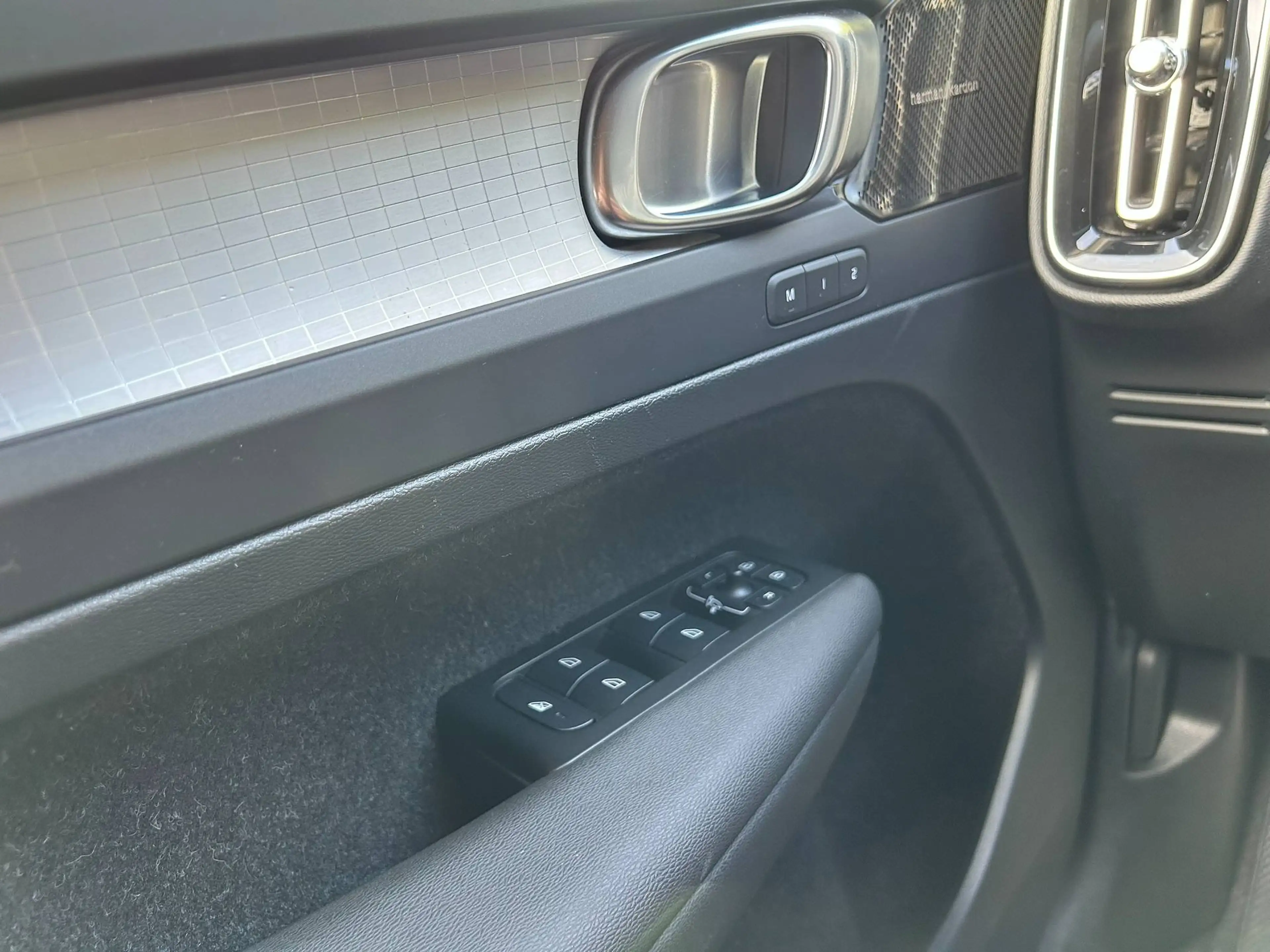 Volvo XC40 1.5 T4 Inscription Plug-in Hybrid Keyless Winterpakket Leder H&K — photo 15