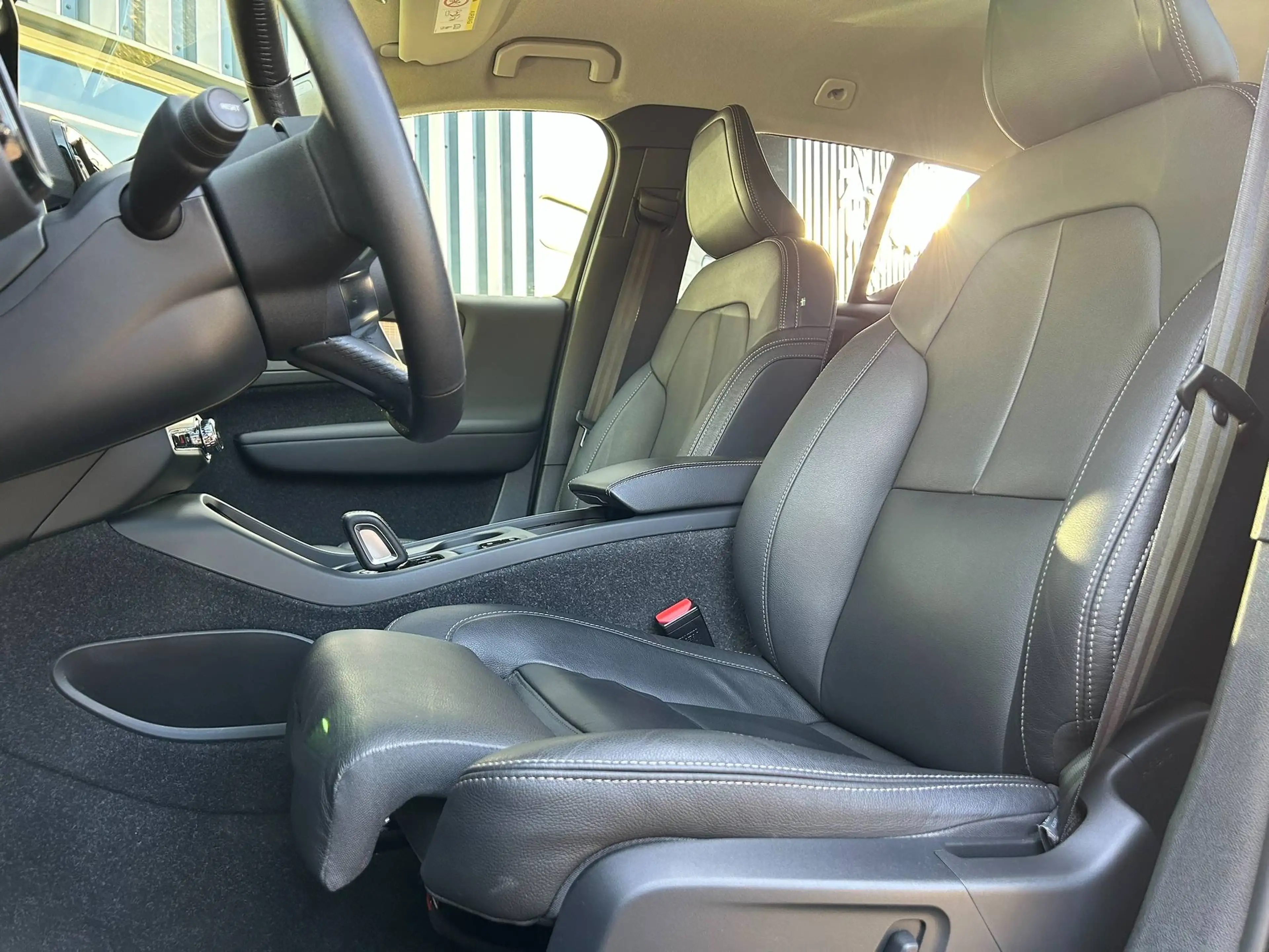 Volvo XC40 1.5 T4 Inscription Plug-in Hybrid Keyless Winterpakket Leder H&K — photo 12