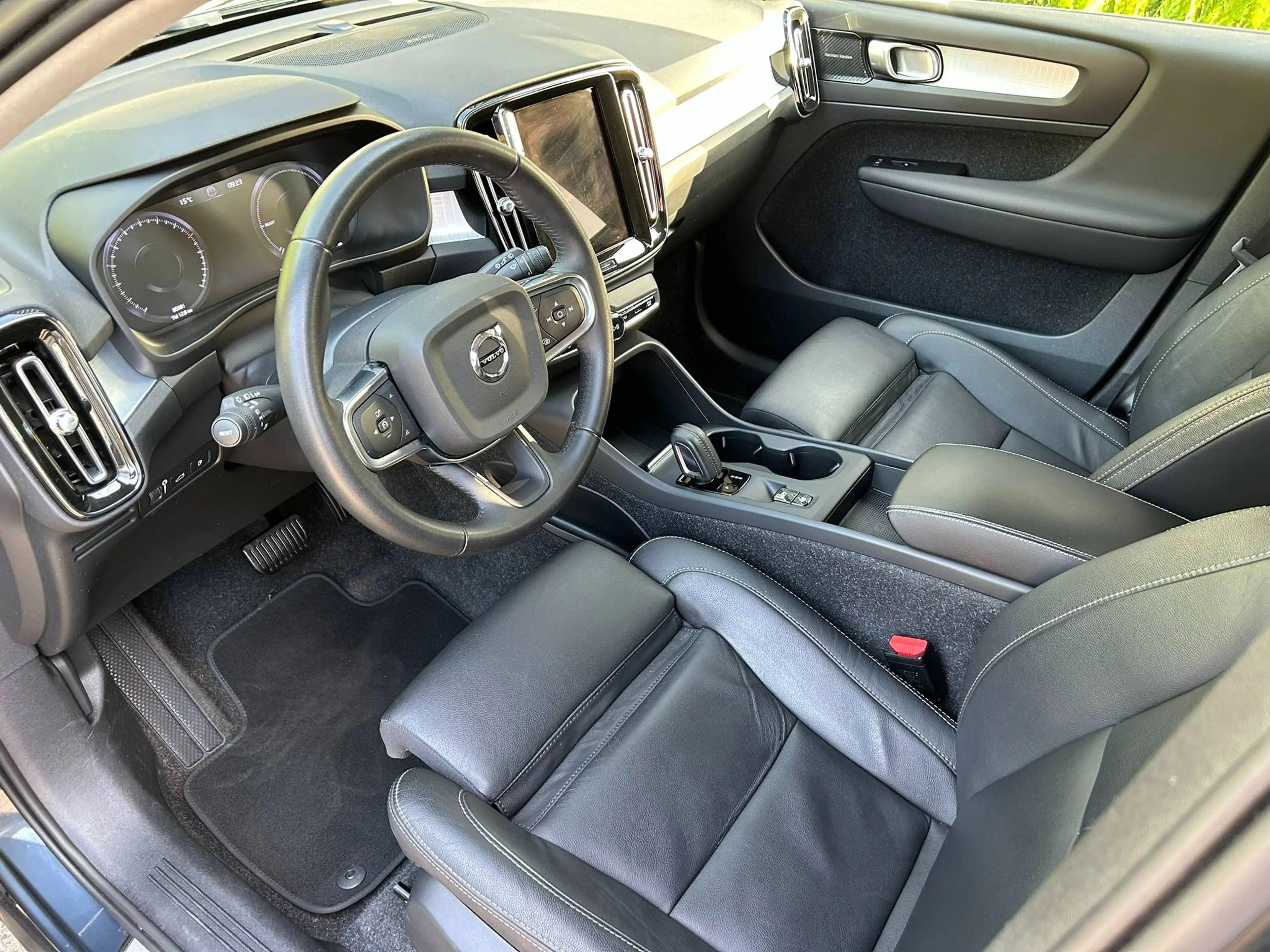 Volvo XC40 1.5 T4 Inscription Plug-in Hybrid Keyless Winterpakket Leder H&K — photo 9