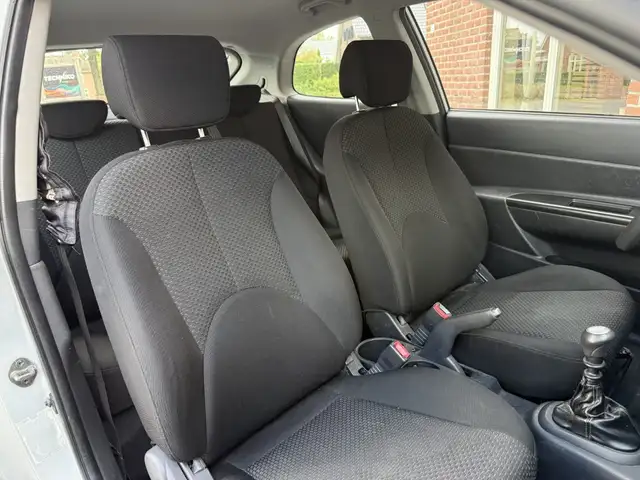 Hyundai Accent view 22