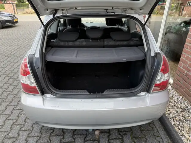 Hyundai Accent view 6