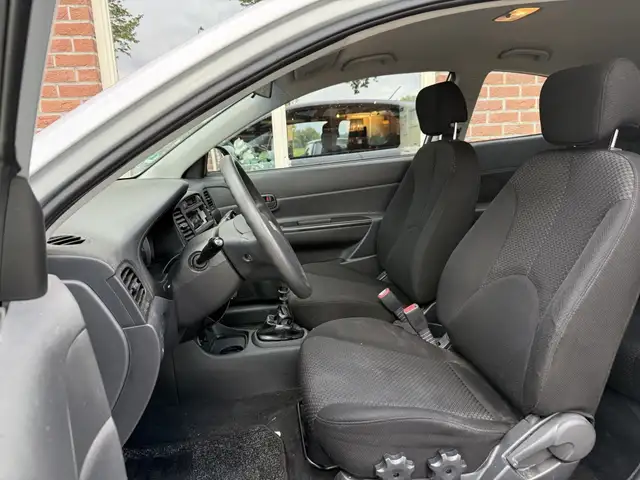 Hyundai Accent view 4